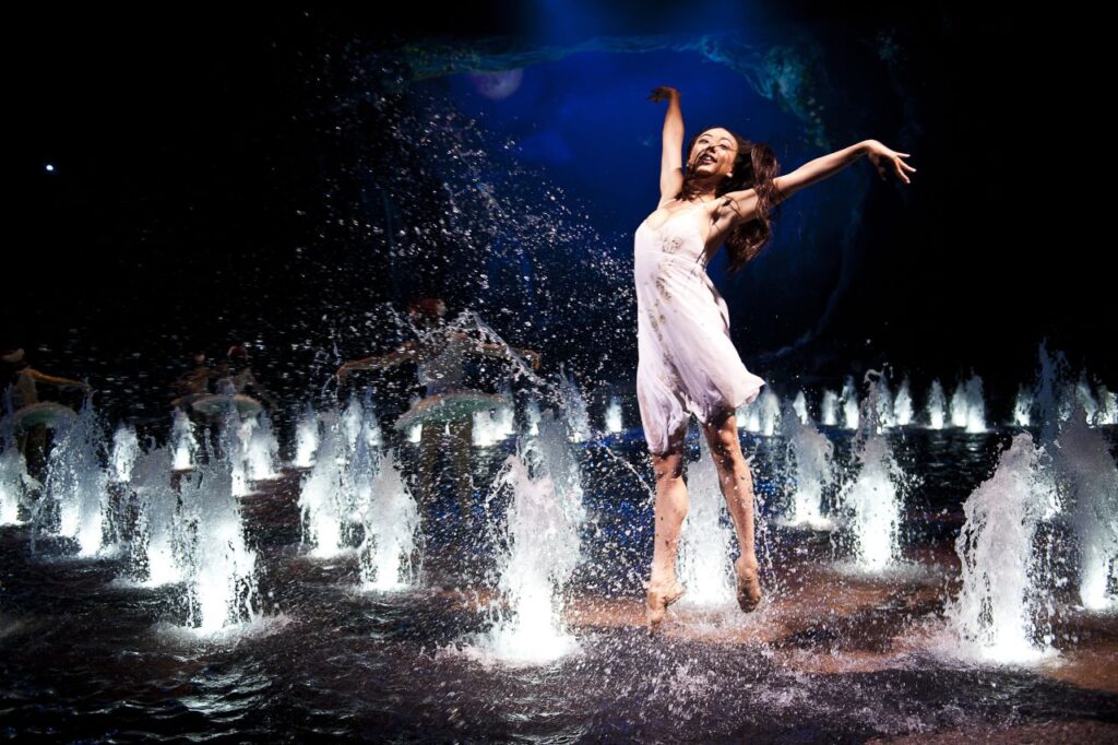 La Perle by Dragone: Jaw-Dropping Acrobatics and Mind-Blowing Special Effects